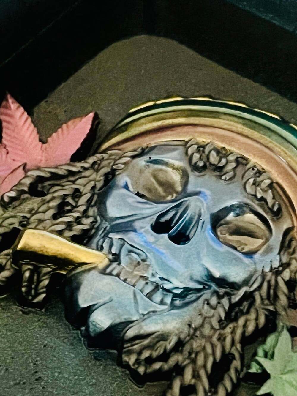 Handmade Colorful Rasta Skull Resin AshTray - Picture 4 of 11